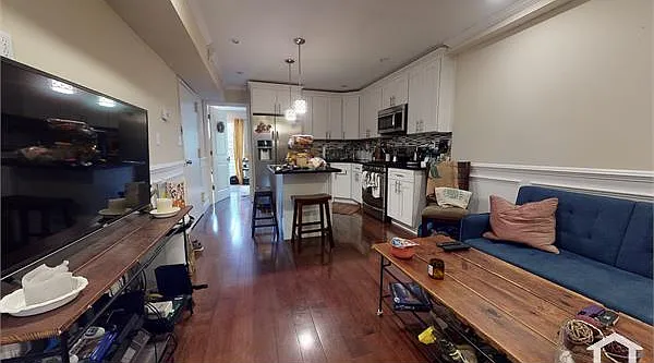 2 bed, 1000 sqft, $2,350 — Photo 2