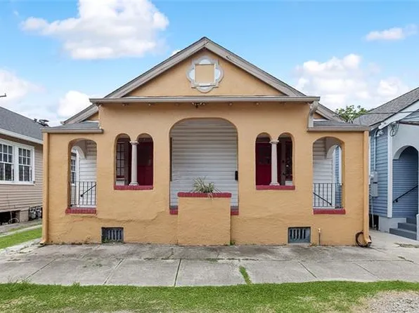 7408 Panola St, New Orleans, LA 70118