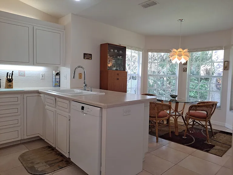 806 E 8th Ave — Photo 14