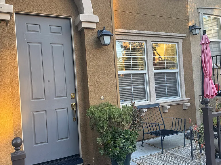 593 Adeline Ave — Photo 5