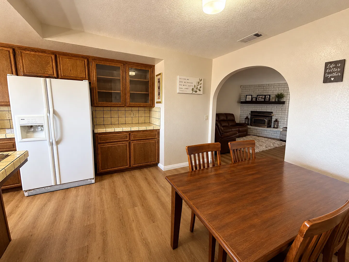 3 bed, 1900 sqft, $2,700 — Photo 2
