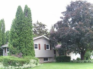 105 Sioux Dr, Beaver Dam, WI 53916