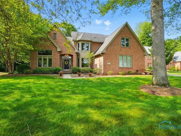 8917 Royal Oak Dr, Holland, OH 43528