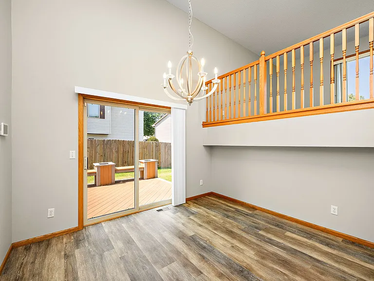 487 Thomas Ave — Photo 4