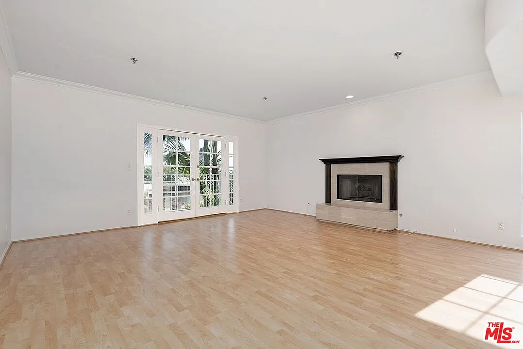 2 bed, 2.5 bath, 1566 sqft, $4,250 — Photo 3