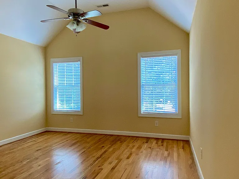 3921 Lexington Dr — Photo 10