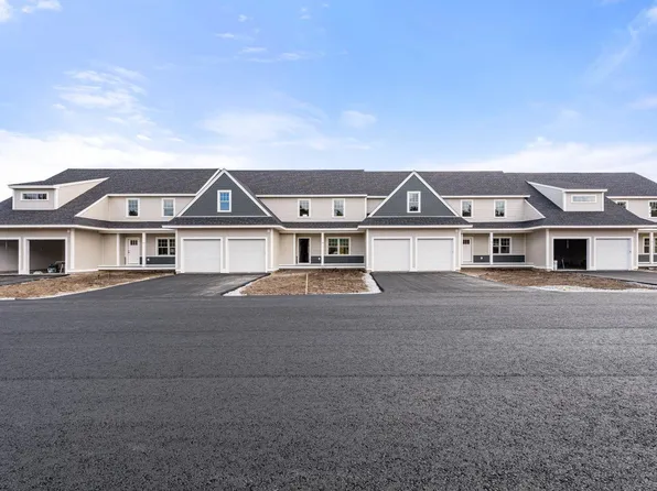 13 Brightstone Way #13, Sandown, NH 03873