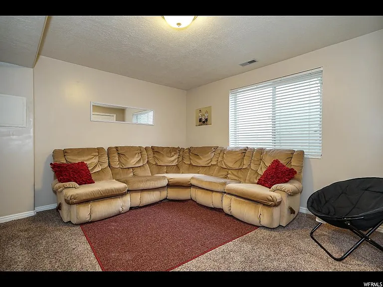 804 Creek Ln — Photo 21