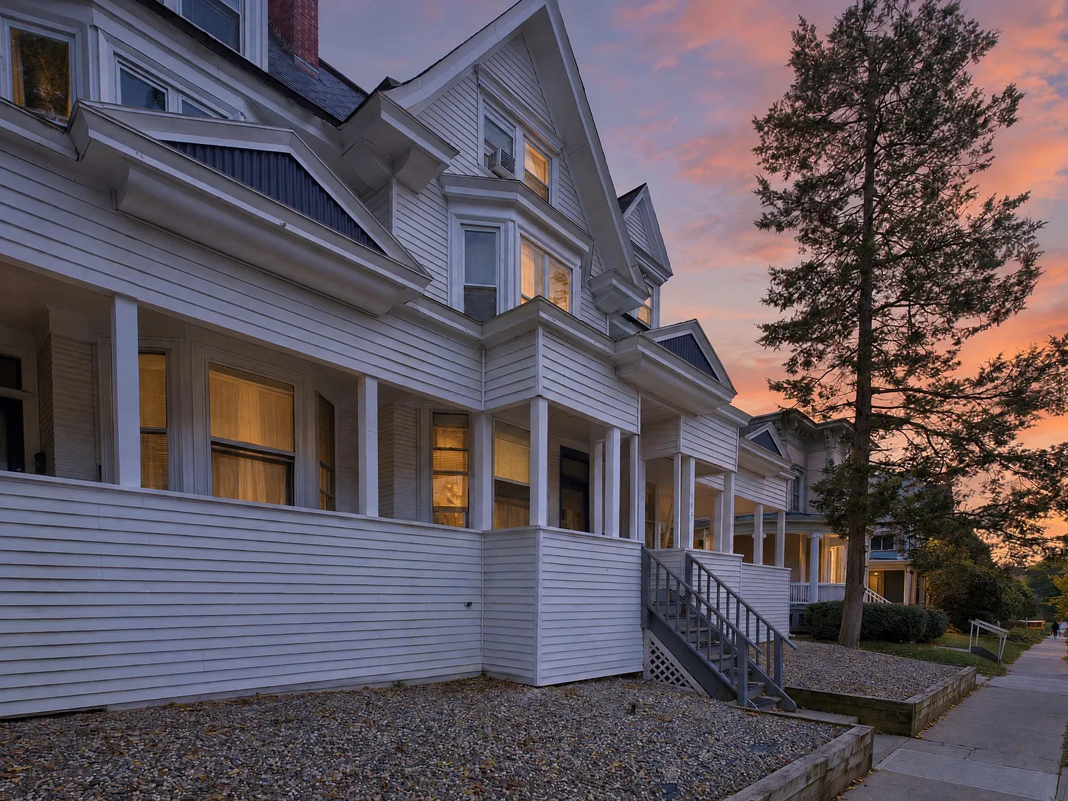 102 S Lake Ave — Photo 1