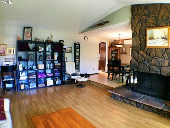 4th image of 3413 NE 103rd Ave