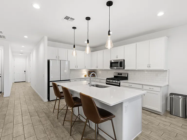 17770 W Running Deer Trl — Photo 8
