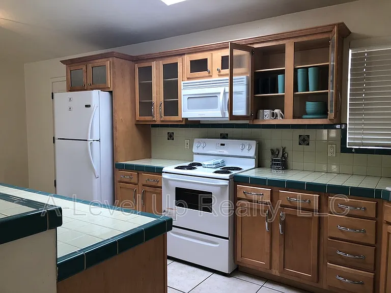 1980 N Tyndall Ave #1A — Photo 8