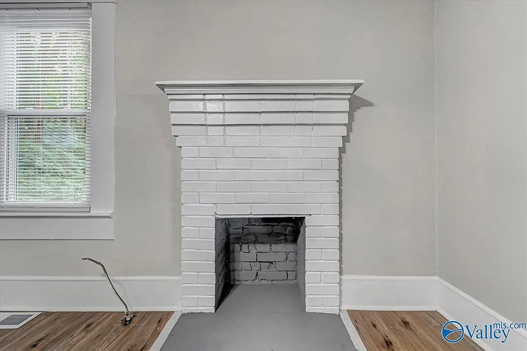 1109 Moore Avenue Northwest - 1 — Photo 4