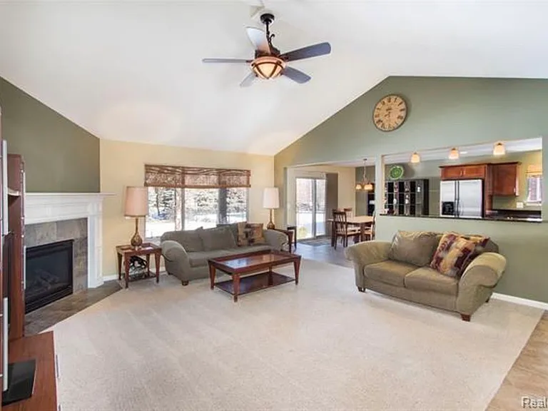 18407 Tarpey Dr — Photo 4