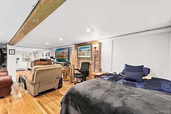 2nd image of 321 Carroll St #1