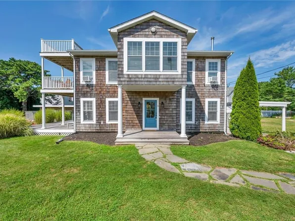36 S Niantic Dr, Charlestown, RI 02813