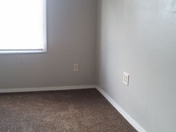 2nd image of 1319 N Gatewood Ave #6