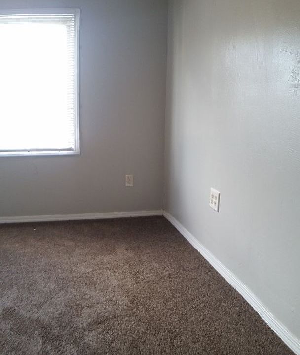 1st image of 1319 N Gatewood Ave #6