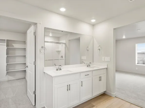 933 N 200 E, Santaquin, UT 84655