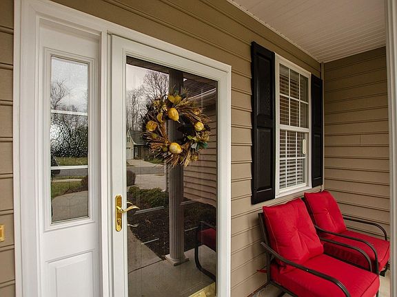3rd image of 409 Paulette Cir