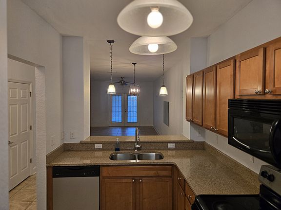 5th image of 2508 SW 35th Pl
