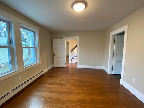 3rd image of 166 Rock St