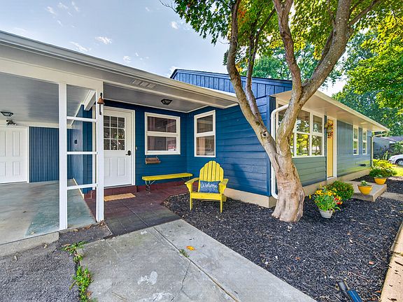 4th image of 3045 31st St