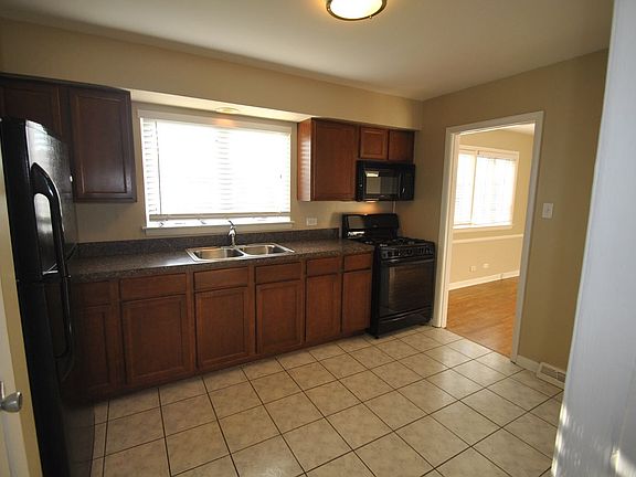 5th image of 2624 W 94th Pl