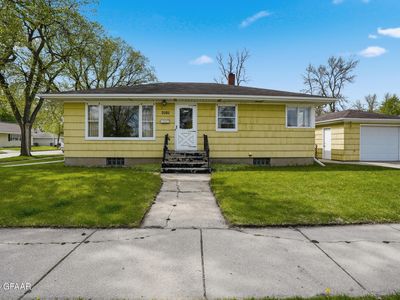 2101 5th Ave N, Grand Forks, ND, 58203