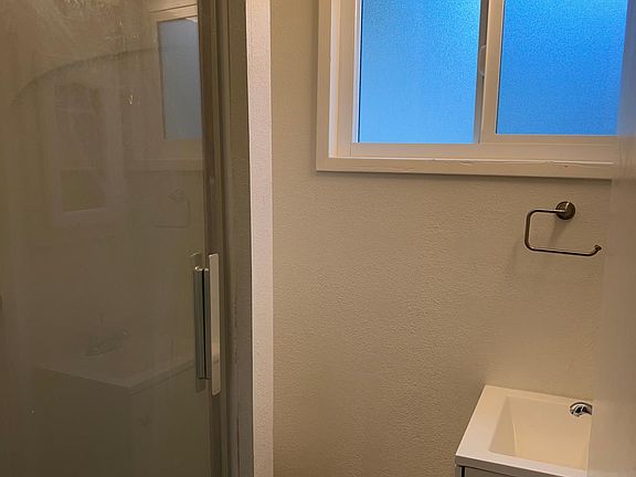 3rd image of 220A Natoma St