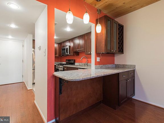 5th image of 870 N 28th St APT 113