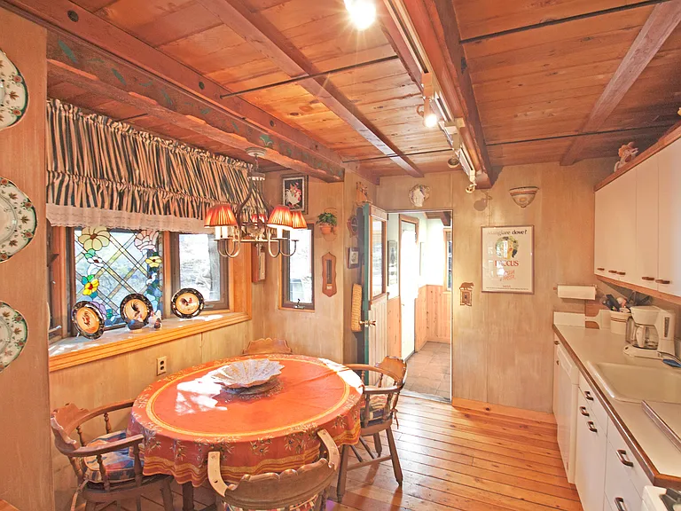 690 Balsam Ln — Photo 9