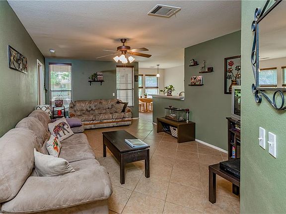 3rd image of 510 Jefferson Ln