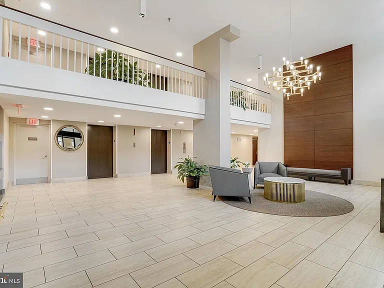 2300 Pimmit Dr #308W — Photo 32