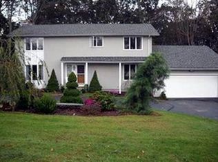 41 Sunset Hill Dr, Branford, CT 06405