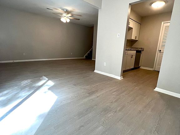 3rd image of 1614 Monterry Pl