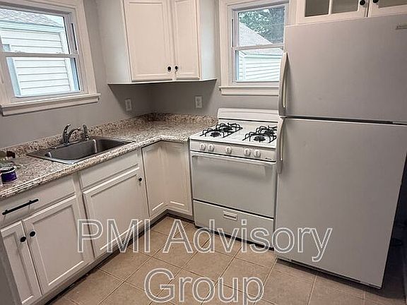 5th image of 608 SW Medford Ave