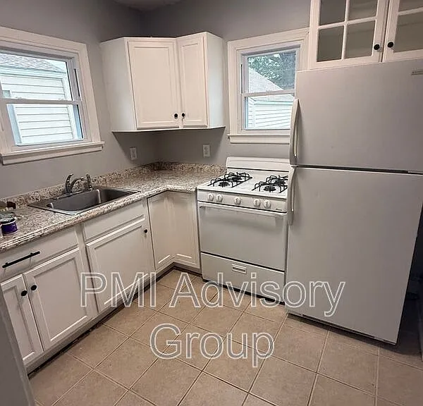 608 SW Medford Ave — Photo 5
