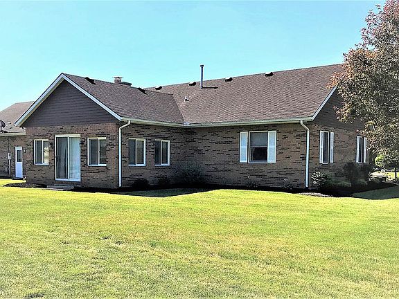 2nd image of 102 Royal Oaks Dr