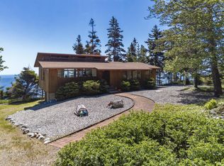 10 Spate Rd, New Harbor, ME 04554