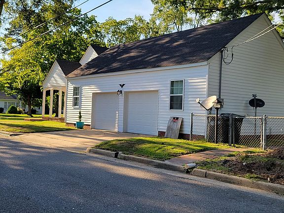 3rd image of 208 S Andrews Ave