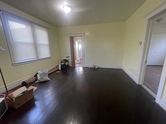 4th image of 2400 Holmes St #2
