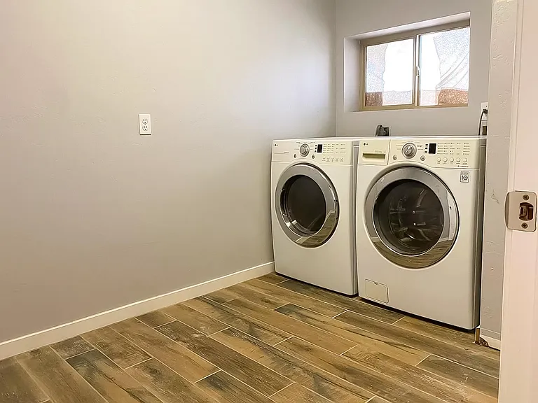 3310 E Earll Dr — Photo 11