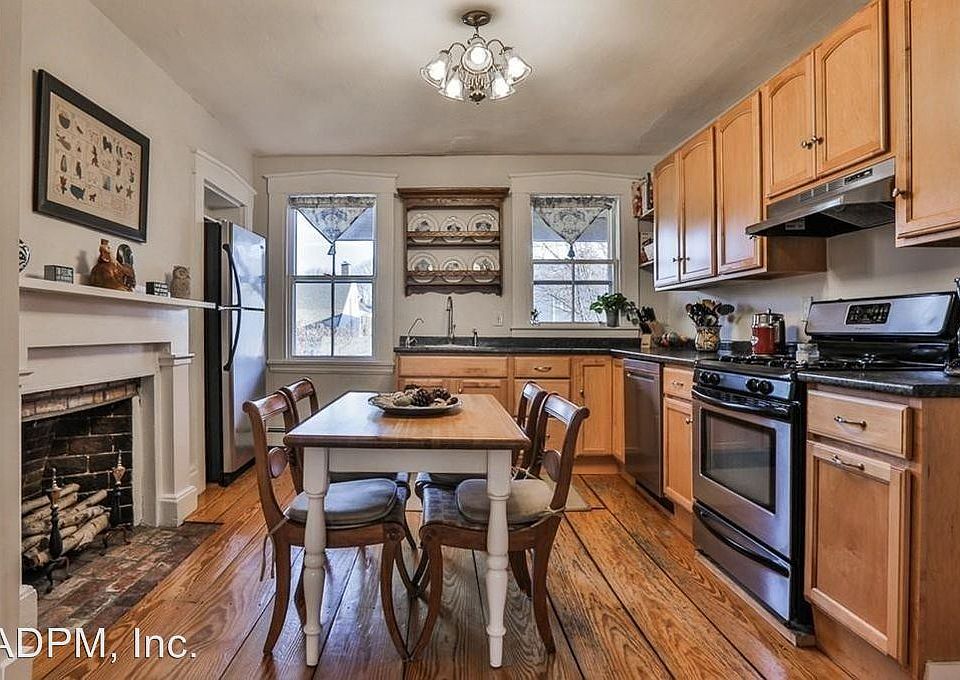 1st image of 7 Charles St #2