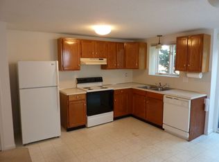 145 Kenyon Ave, Warwick, RI 02886