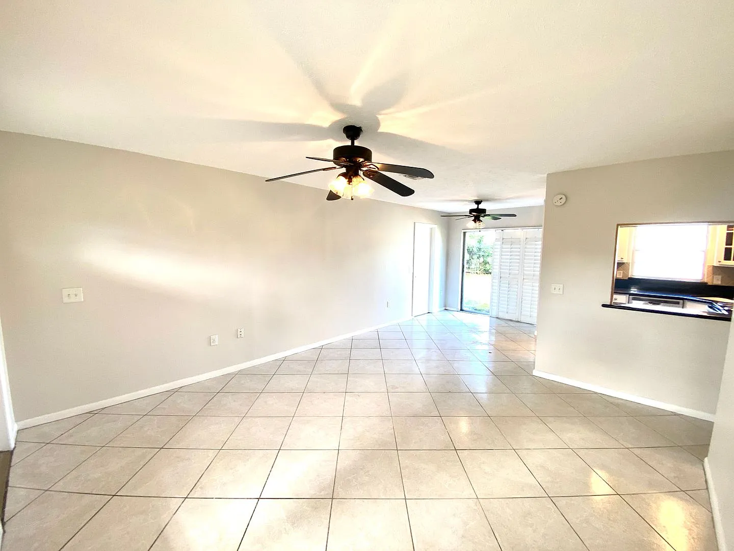 ** Central Naples ** 3 Bed / 2 Bath ** Garage ** No Hoa ** Annual Rental ** — Photo 3