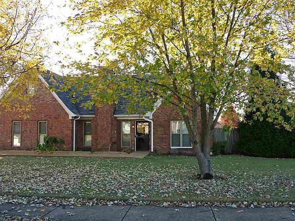 2nd image of 3753 Oakmoor Ct