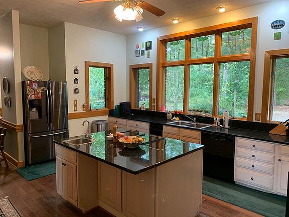 3rd image of 10573 Glenwood Dr