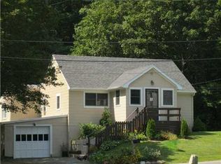 16 Laurel Ave, Kittery, ME 03904