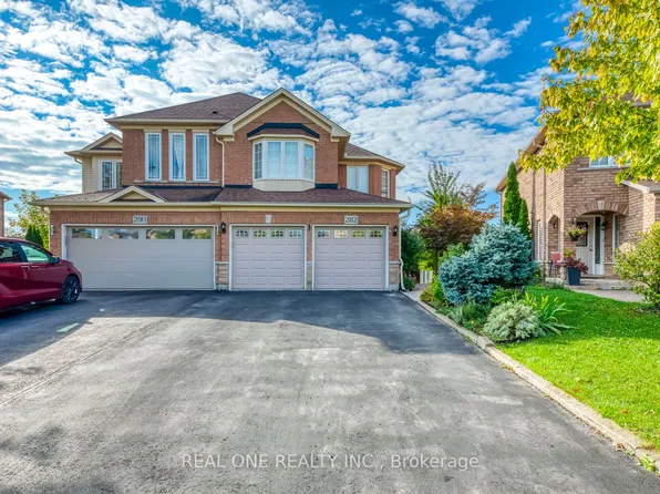 2112 Redstone Cres, Oakville, ON L6M 5B2